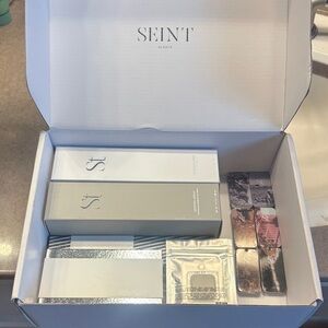Seint Beauty Makeup Set - Silver and Gold